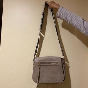 Gap Izzy Tan Crossbody